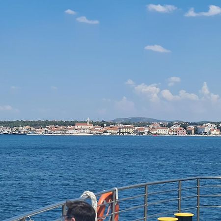 Apartmani Cosic Ante Dobropoljana Esterno foto