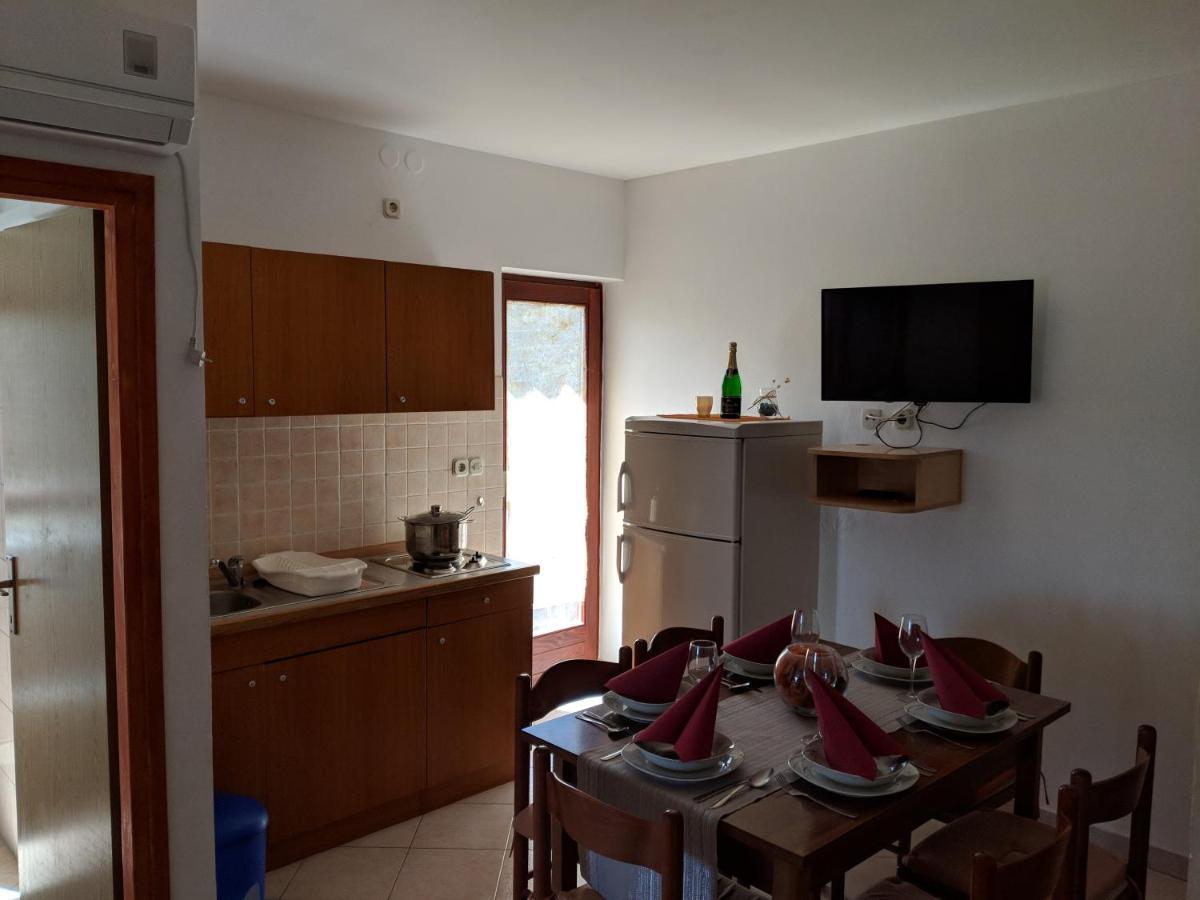 Apartmani Cosic Ante Dobropoljana Esterno foto