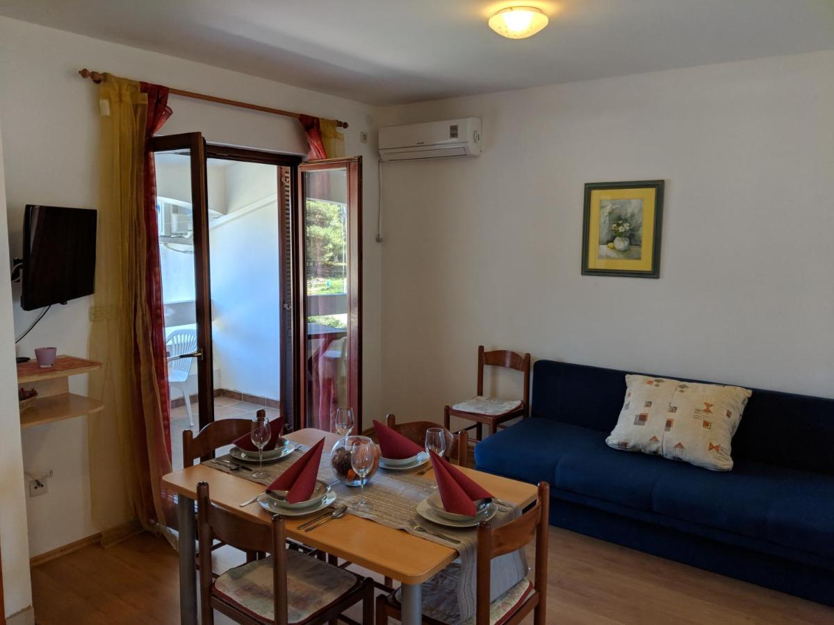 Apartmani Cosic Ante Dobropoljana Esterno foto