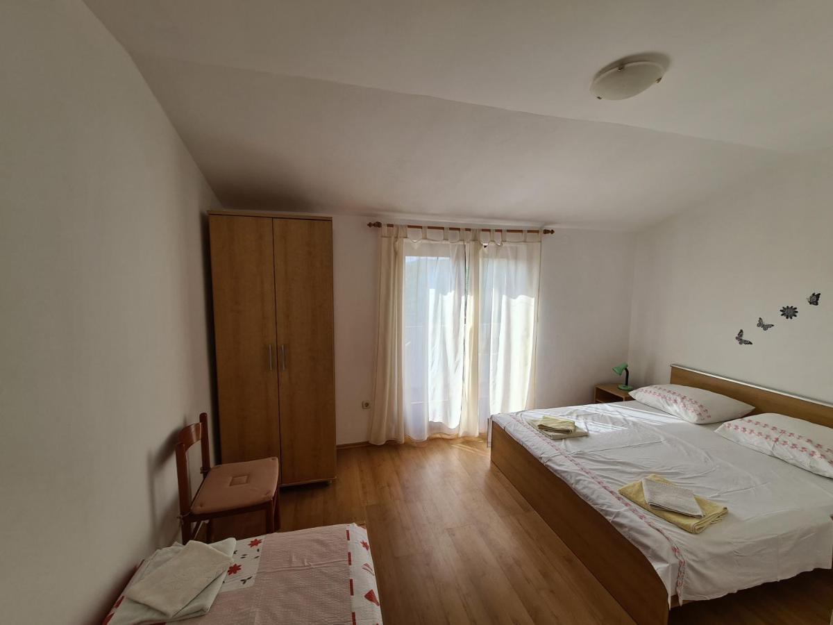 Apartmani Cosic Ante Dobropoljana Esterno foto
